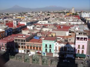 Popo, Ixta und die historische Altstadt Pueblas - Blick vom Glockenturm